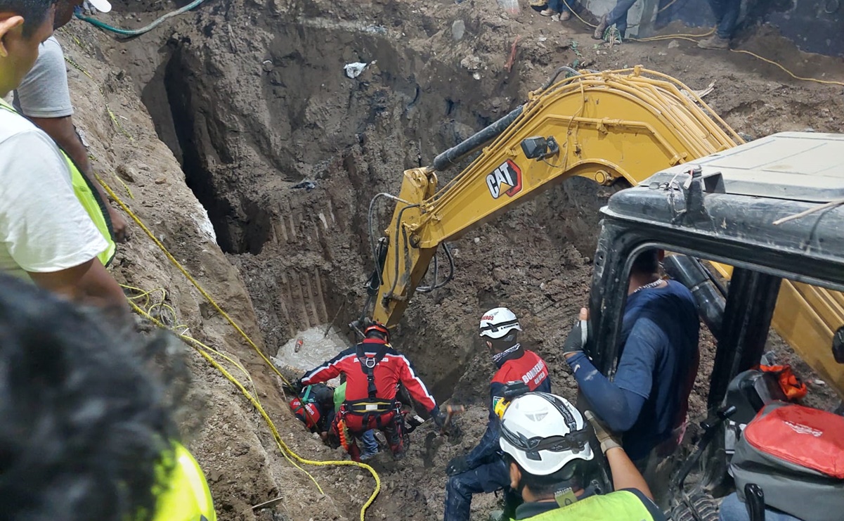 Mueren dos trabajadores sepultados bajo 6 metros de tierra en obra de drenaje en Oaxaca
