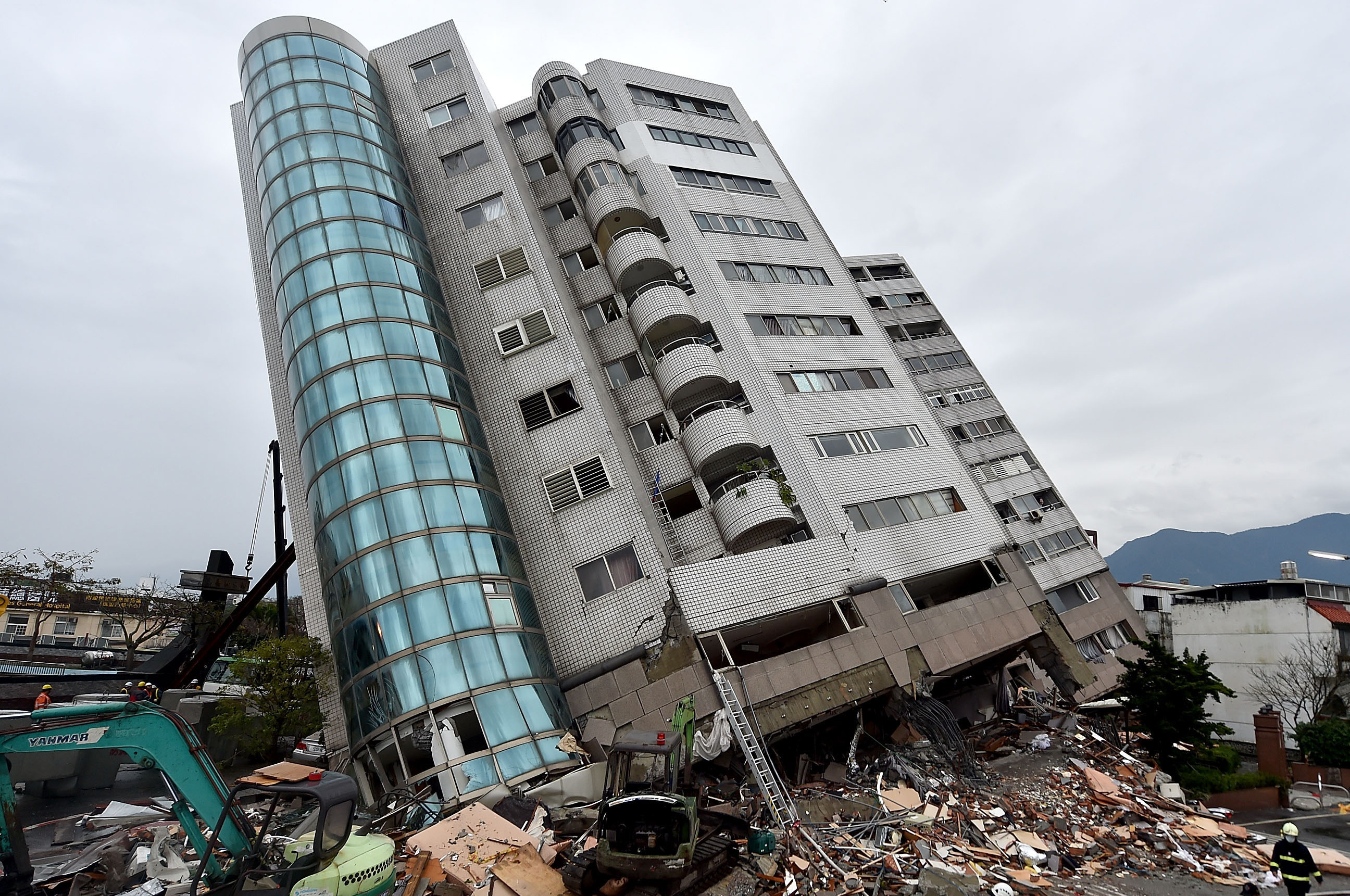 Taiwán inicia recuperación tras sismo de 6.4 grados