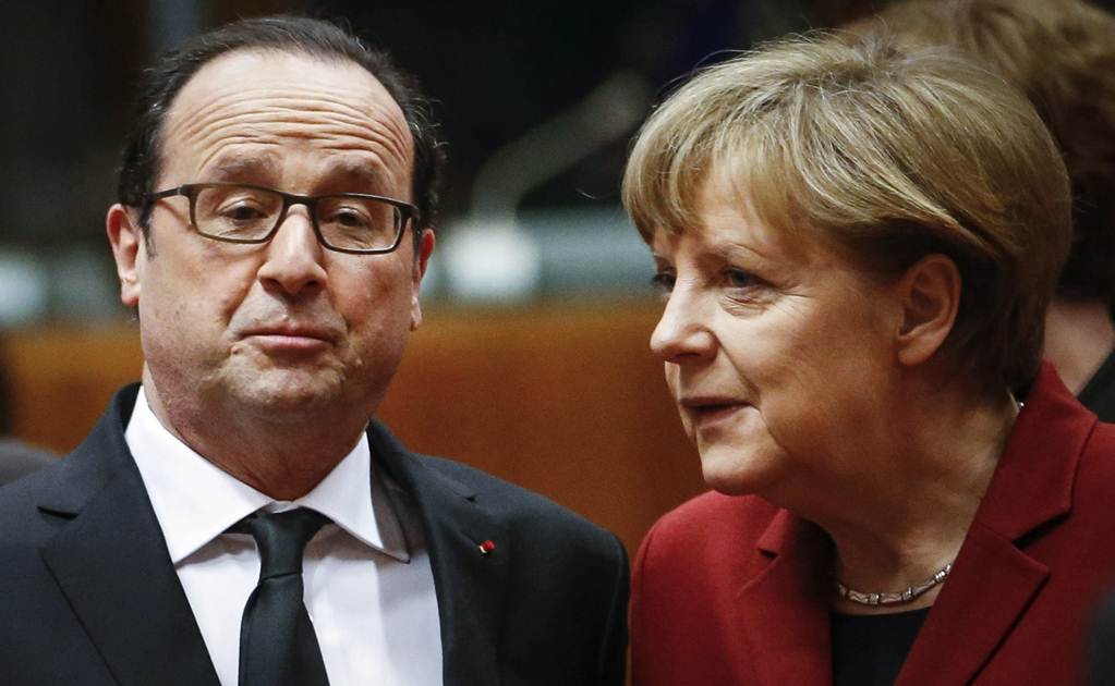 Hollande y Merkel evaluarán referéndum