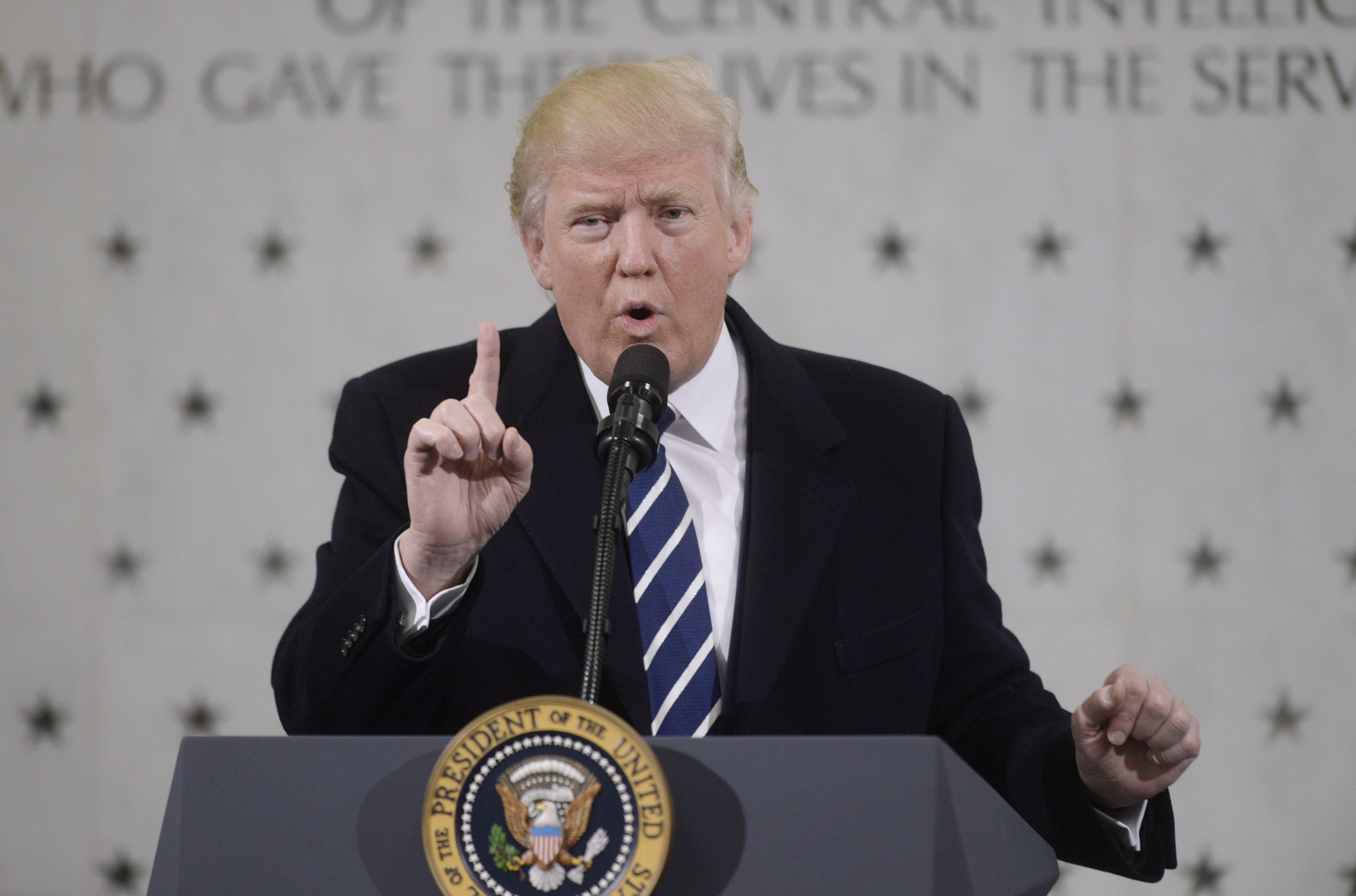 Trump acusa a medios de mentir sobre cifras de asistencia a su investidura
