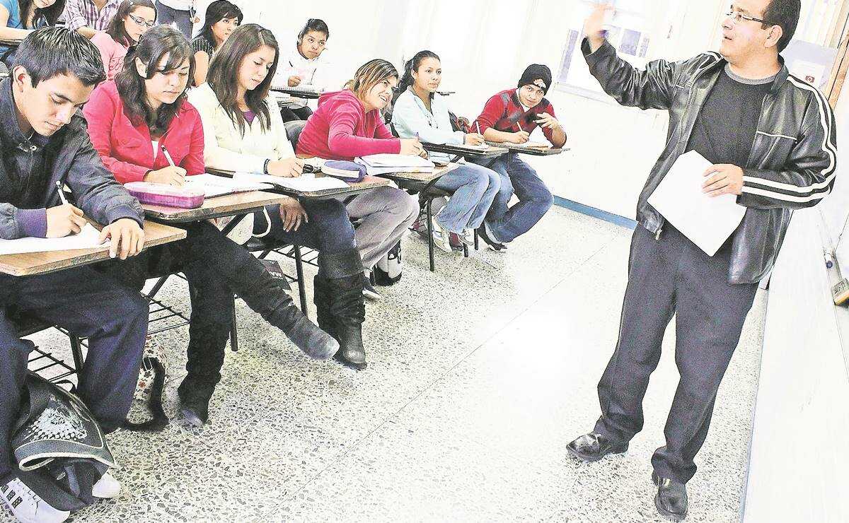 Beca Benito Juárez abre registro para jóvenes de prepa y bachilleres 