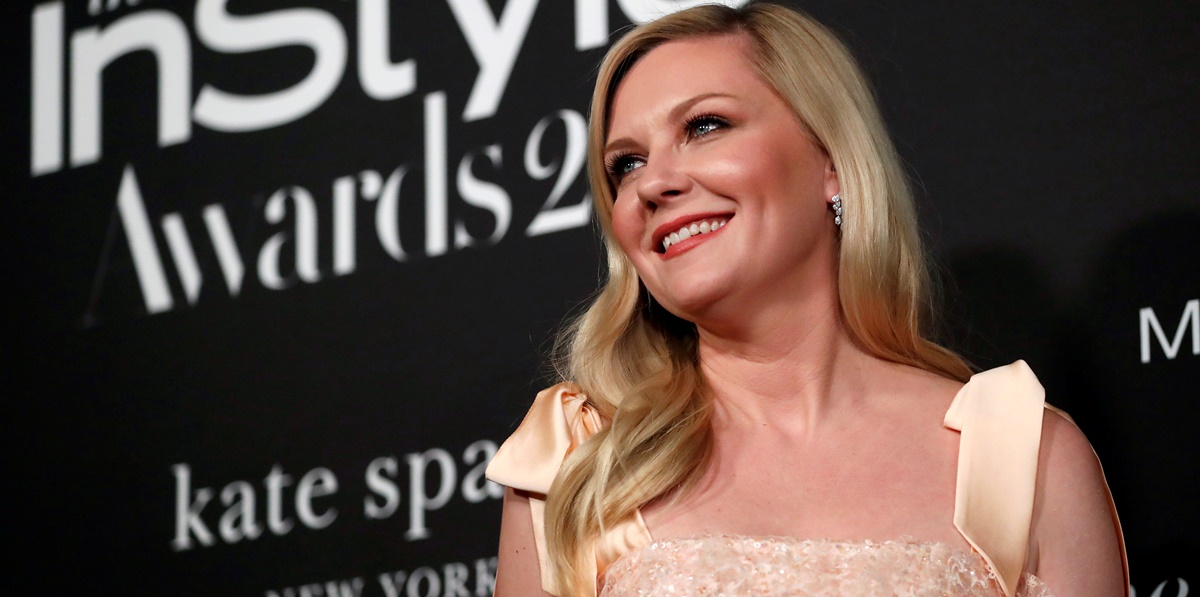 Kirsten Dunst destila belleza con 'vestido arcoíris' en Los Ángeles