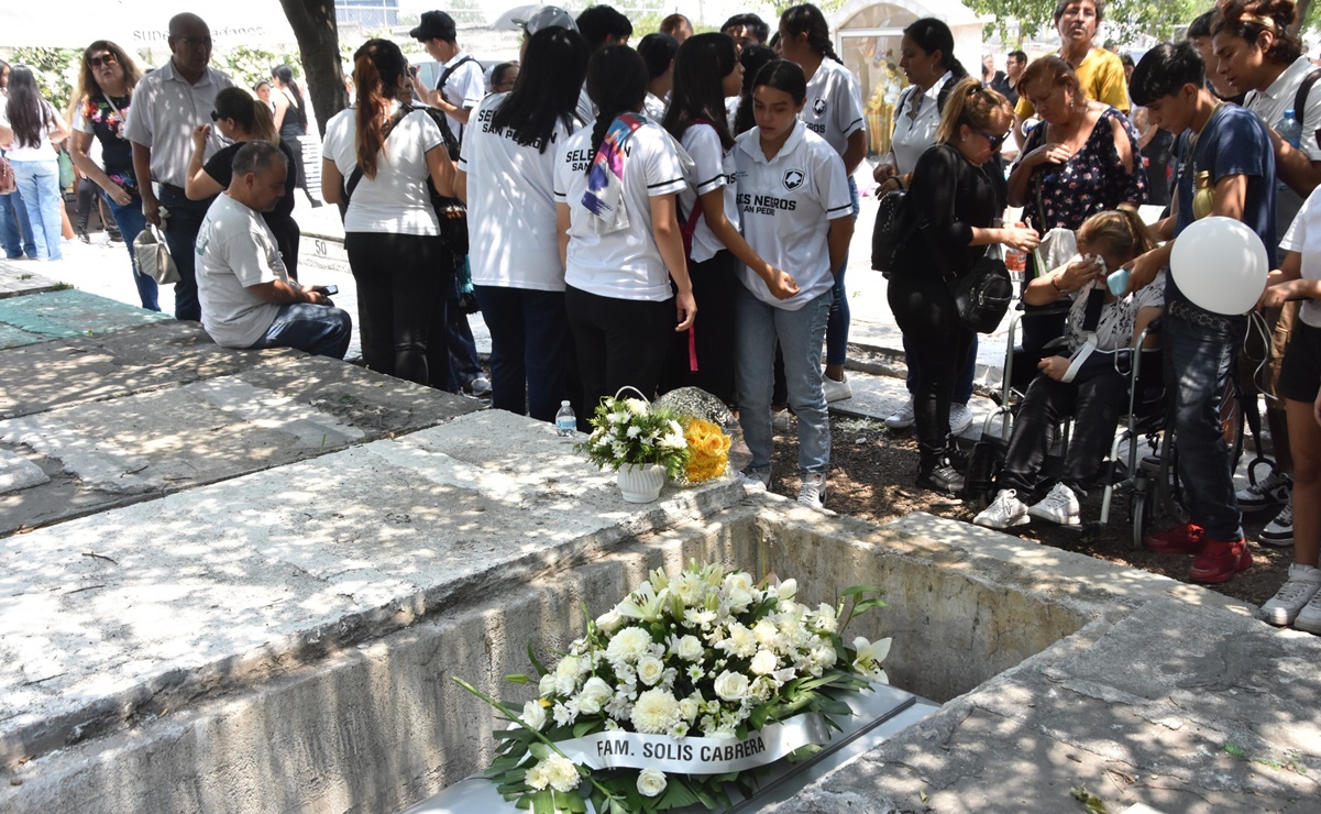 Sepultan a víctimas de la caída del templete en San Pedro, Nuevo León