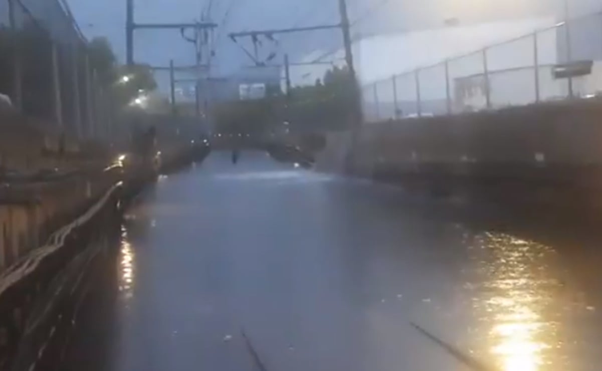 Línea A del Metro reanuda servicio tras inundación en vías por fuertes lluvias