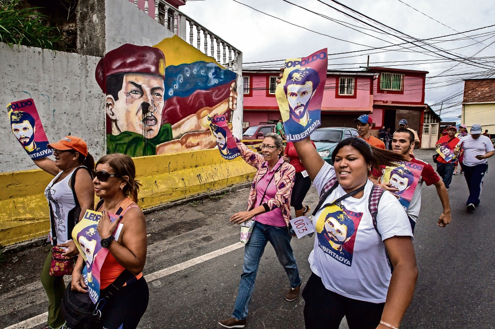 Venezolanos muestran apoyo a líder opositor encarcelado