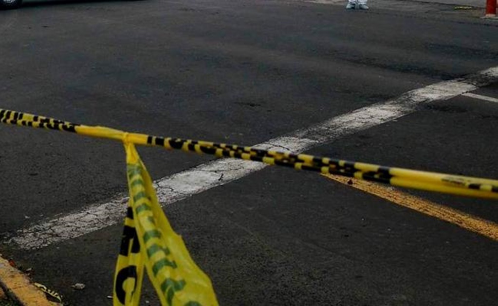 Balean a mujer policía dentro de su auto en Guanajuato