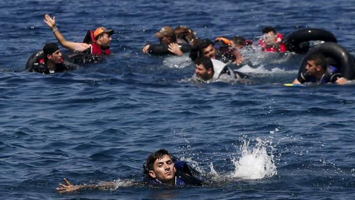 Suman 34 muertos tras naufragio en isla griega