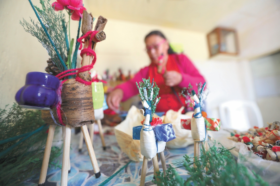 En Toluca preparan venta de mulitas para Corpus Christi