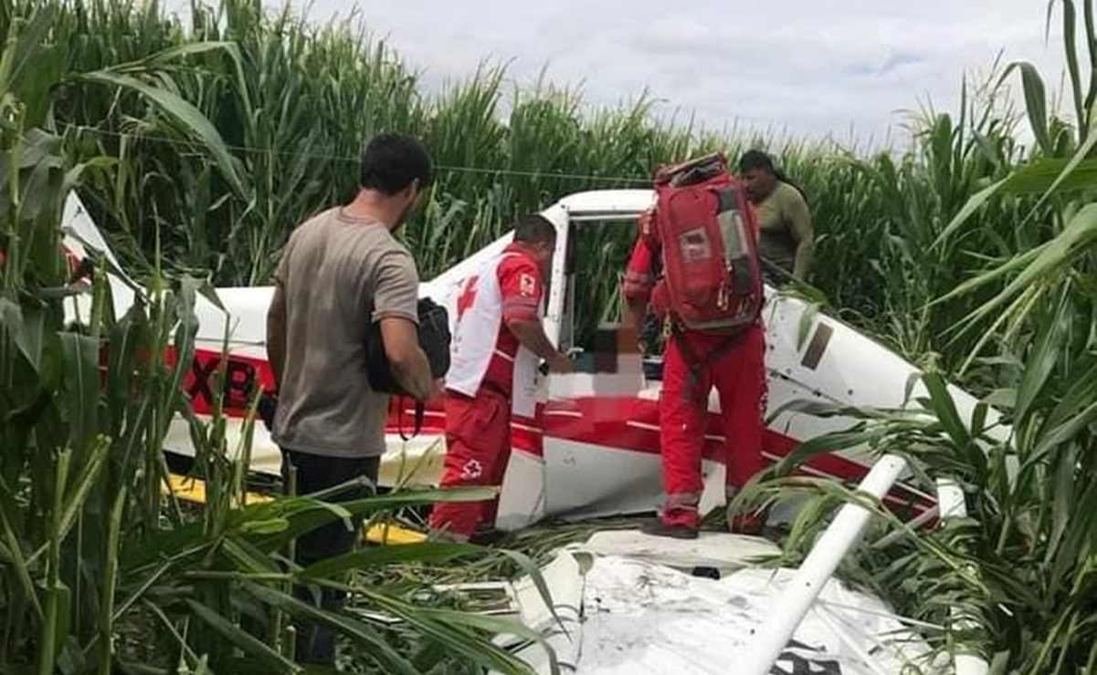 Se desploma avioneta fumigadora en campo agrícola de Culiacán; piloto sobrevive