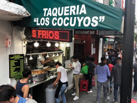 ¿Cómo son "Los Cocuyos", taquería que recomienda la Guía Michelin?