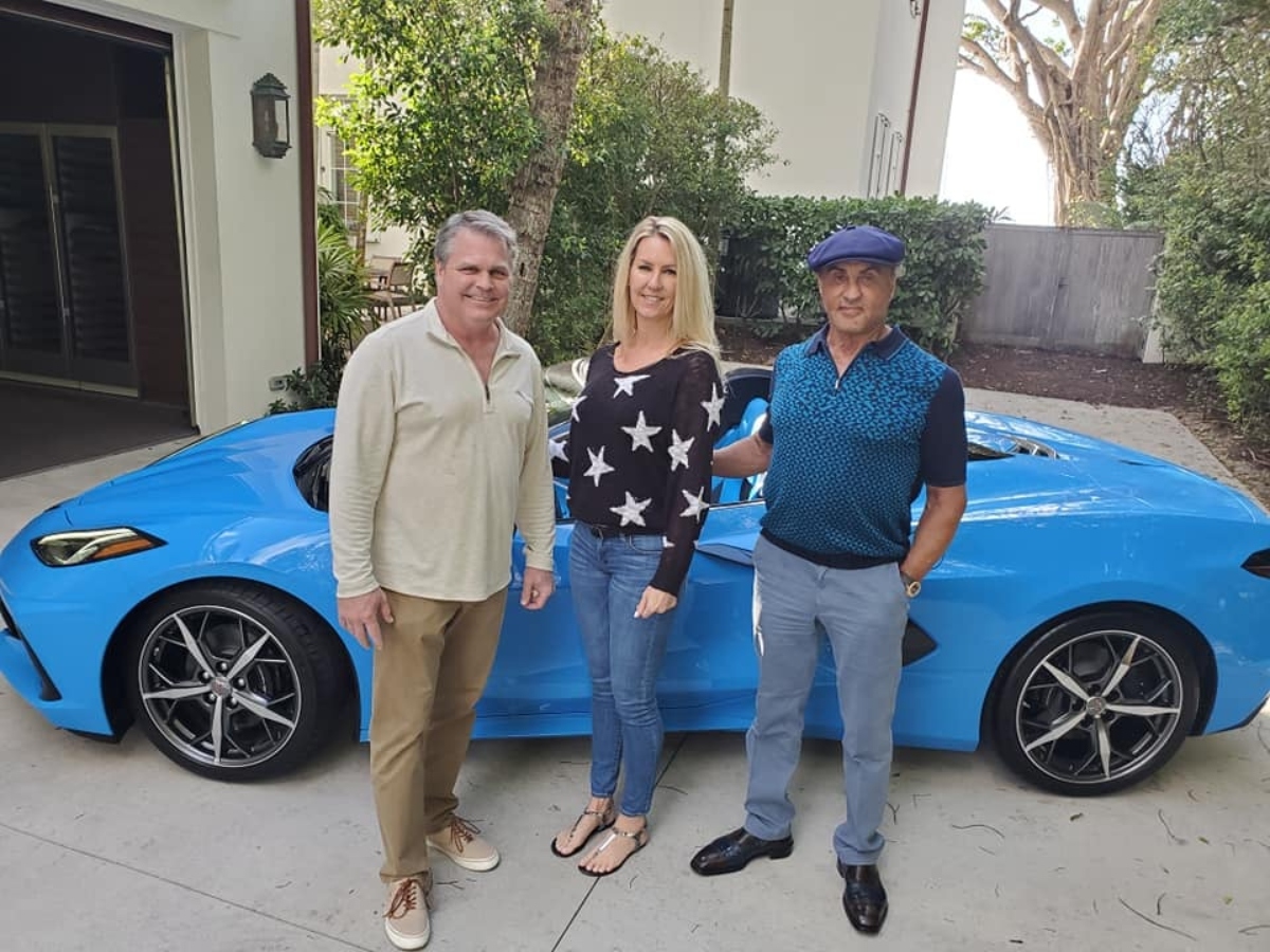 Sylvester Stallone recibe su nuevo Chevrolet Corvette C8