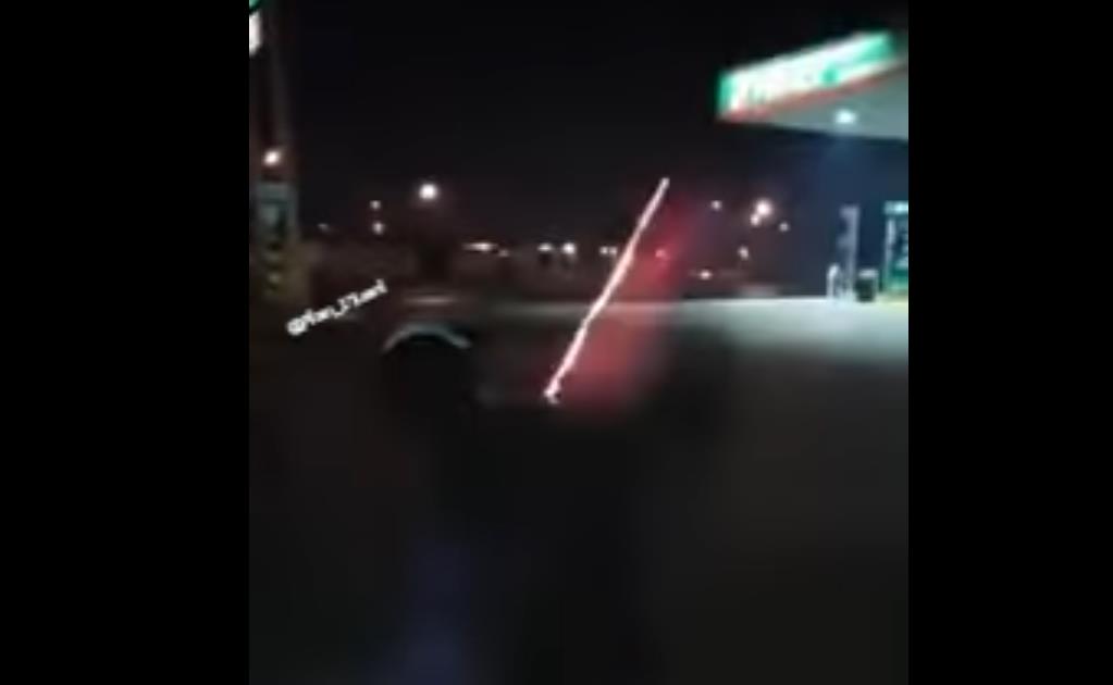 Jóvenes arrojan cohete contra gasolinera en Nuevo León