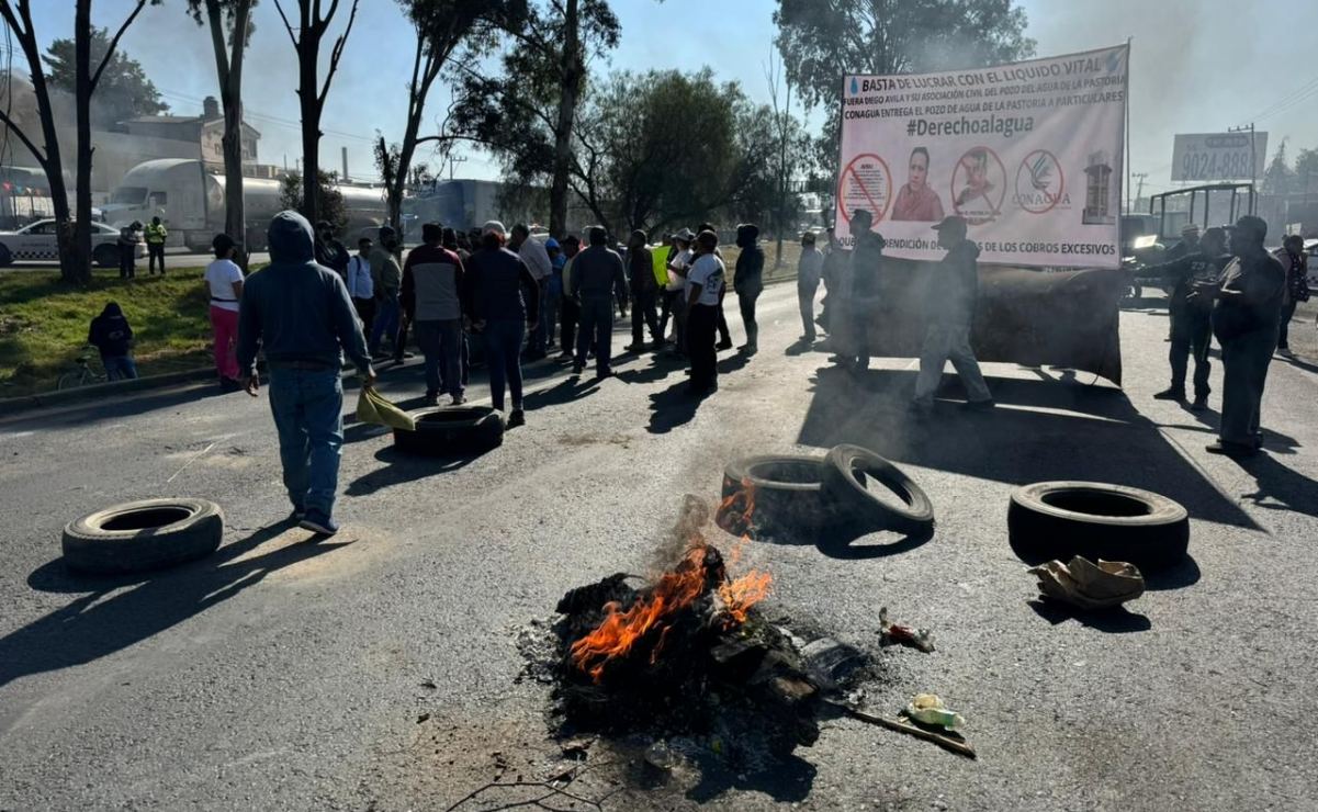 Manifestantes bloquean carretera Texcoco-Lechería, por irregularidades en manejo de pozo de agua