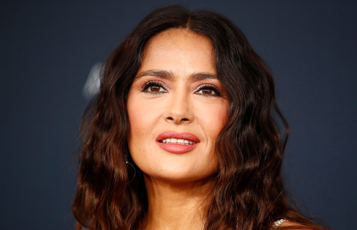 Salma Hayek deslumbra en sensual vestido junto a su esposo François-Henri Pinault