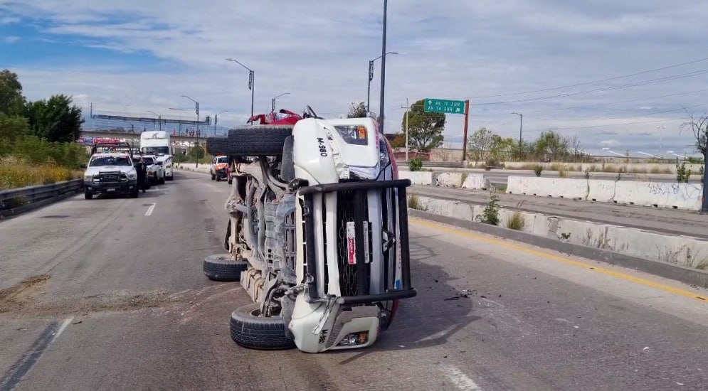 VIDEO Camión se queda sin frenos en la autopista México-Puebla y chofer ...