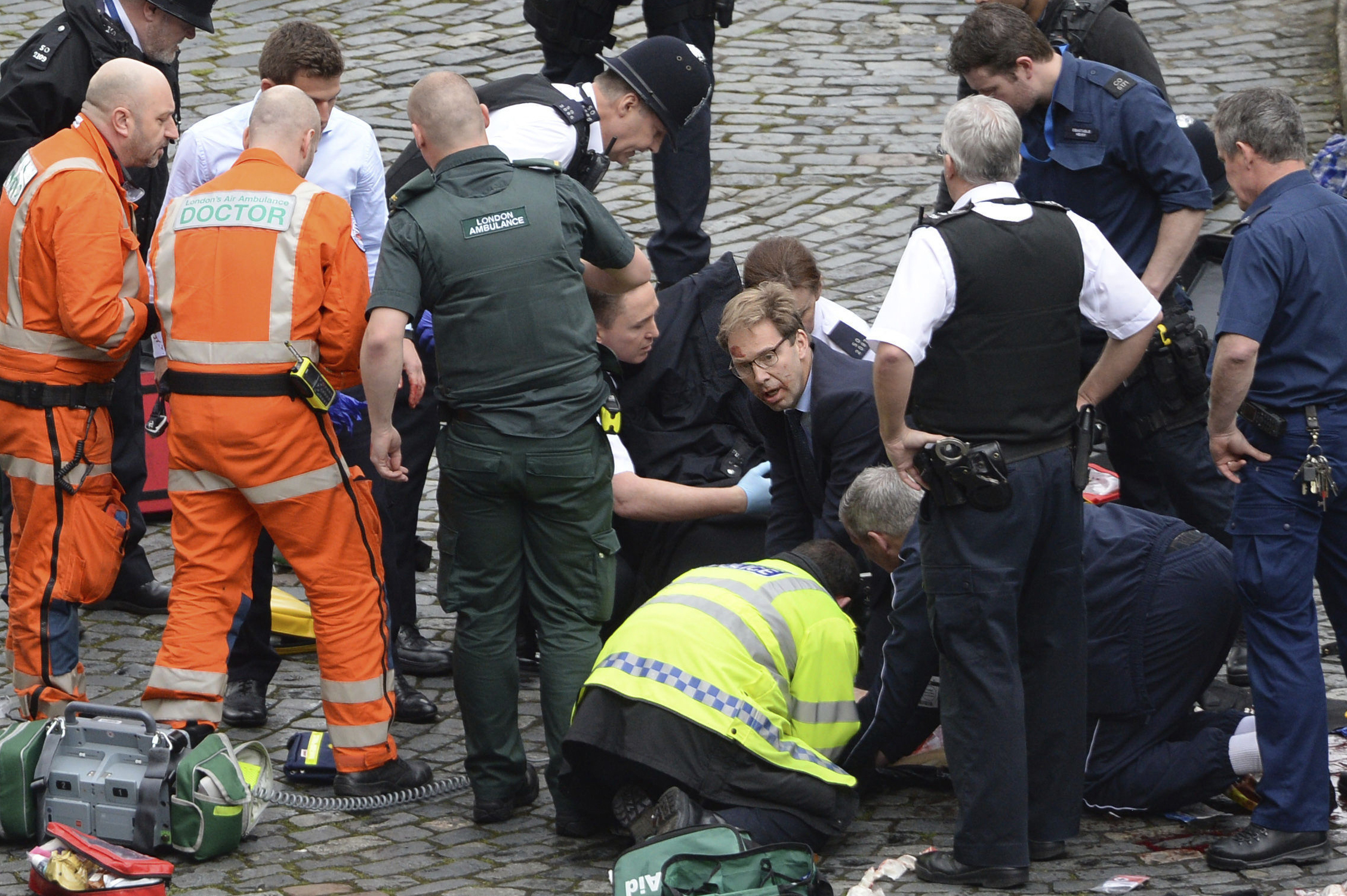 Legislador se convierte en "héroe" durante el atentado en Londres