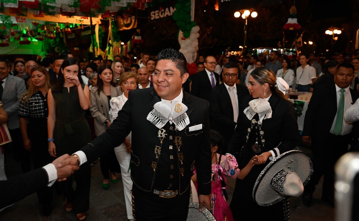 Ricardo Gallardo, primer gobernador de SLP que viste de charro en fiestas patrias