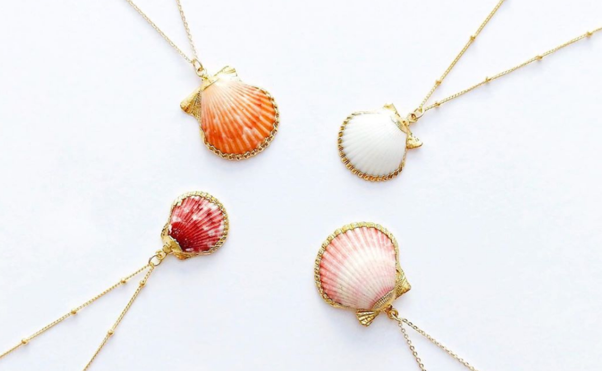 Conchas marinas para tu joyero, la nueva tendencia en accesorios