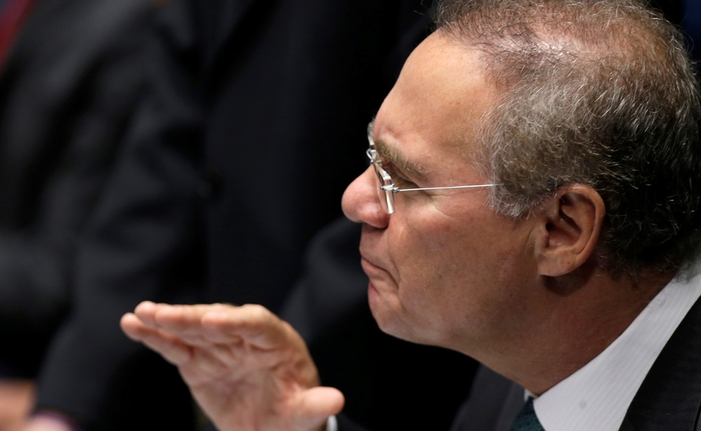 Presidente de Senado pide votar con "serenidad" en caso Rousseff