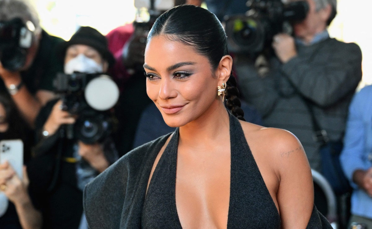 Vanessa Hudgens se luce en lencería de satén durante sesión