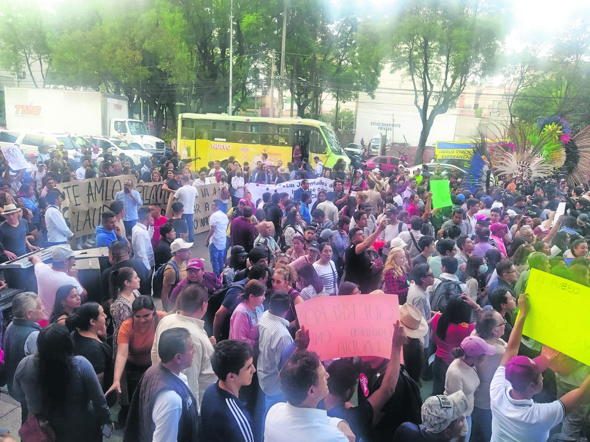 Así fue el registro de “corcholatas”: entre batucadas y botargas, se comprometen a la unidad