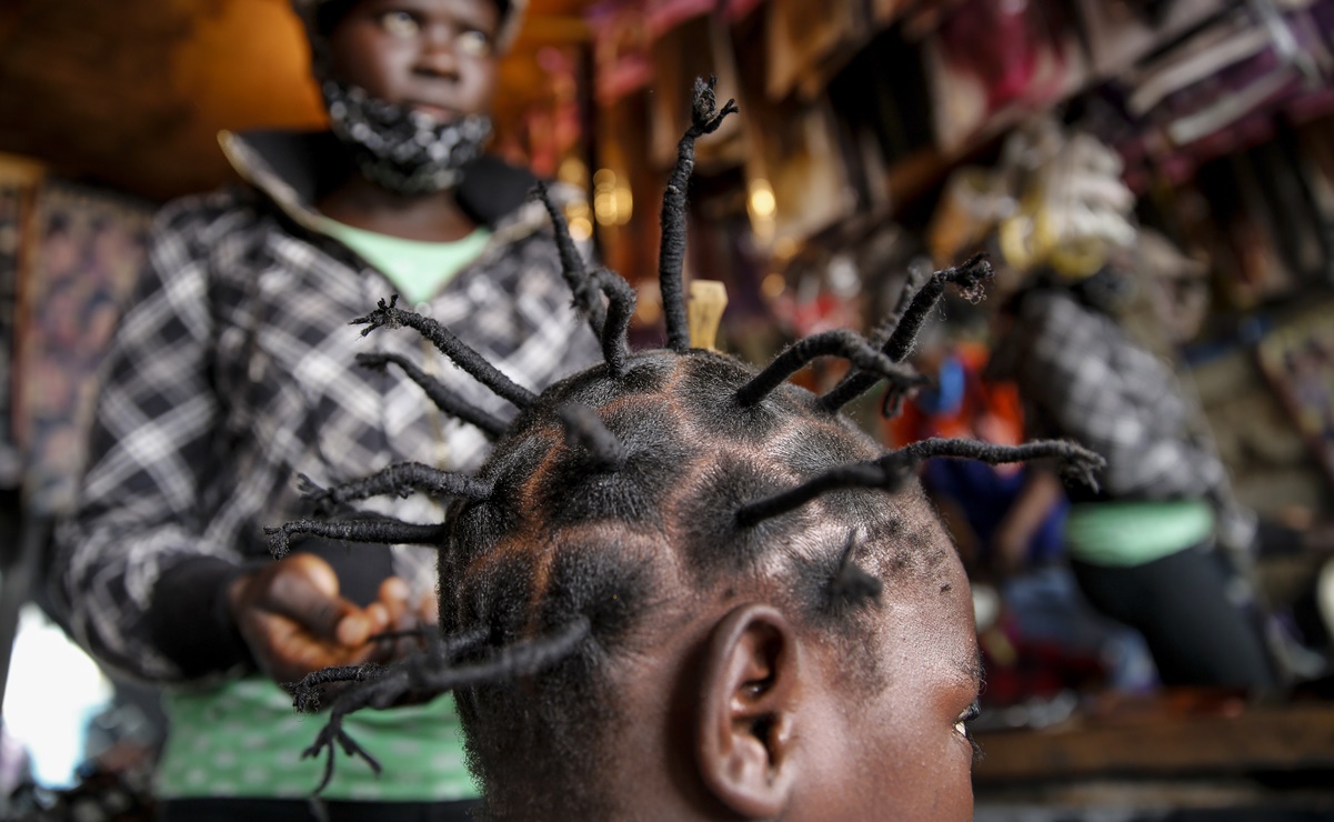 Coronavirus revive estilo de peinado en África