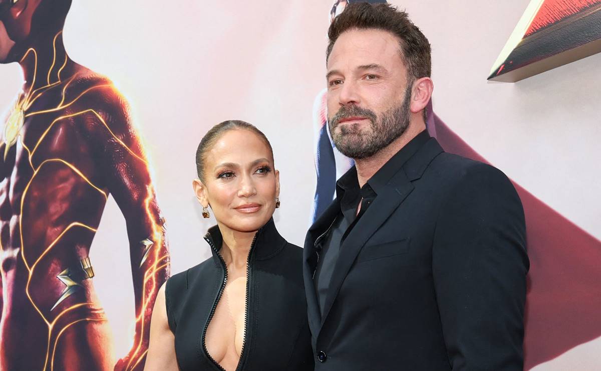 Jennifer Lopez presume tatuaje para Ben Affleck con revelador vestido cut out en Instagram