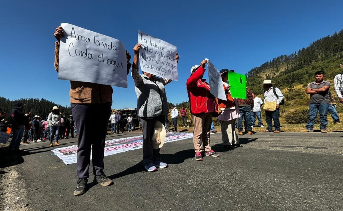 Pobladores bloquean carretera en Ocuilan, Edomex; exigen terminar con la tala clandestina