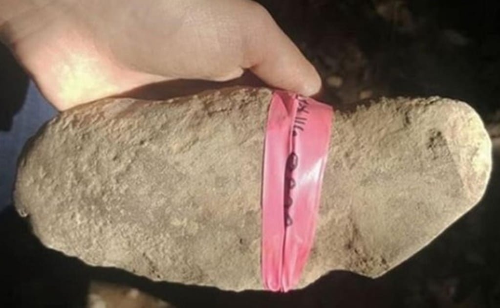 Estudiantes descubren una hacha de hace 6 mil años