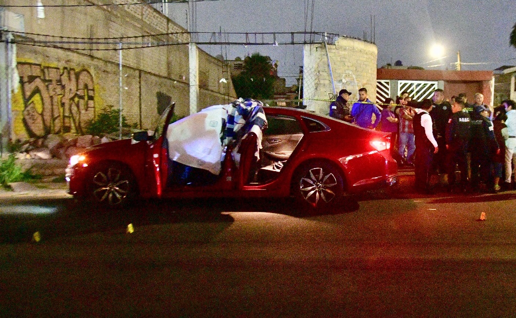 Motociclistas matan de 6 tiros a conductor a unas cuadras de FES Aragón; hay 2 detenidos