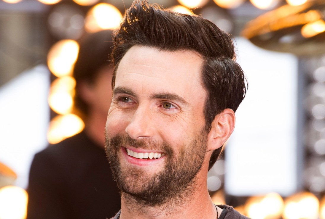 Exponen infidelidad de Adam Levine a su esposa embarazada Behati Prinsloo