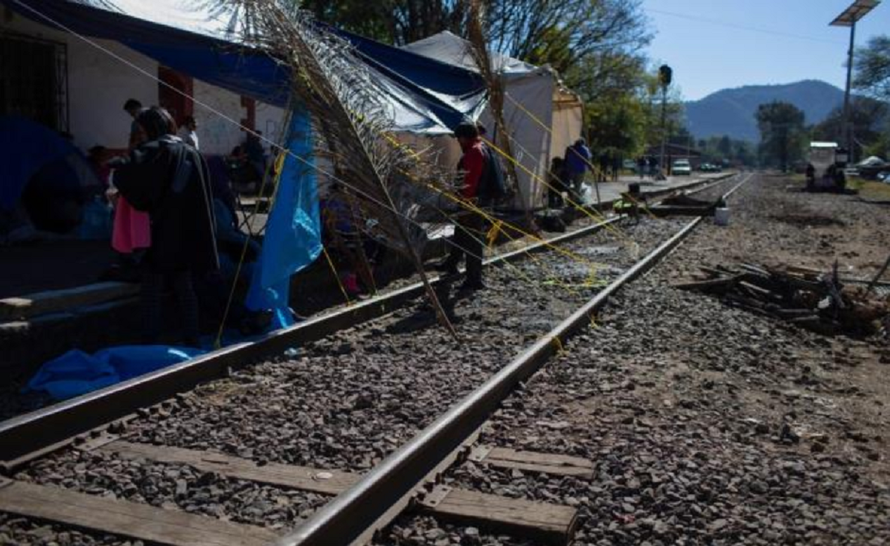 CNTE acuerda liberar vías del tren en Michoacán