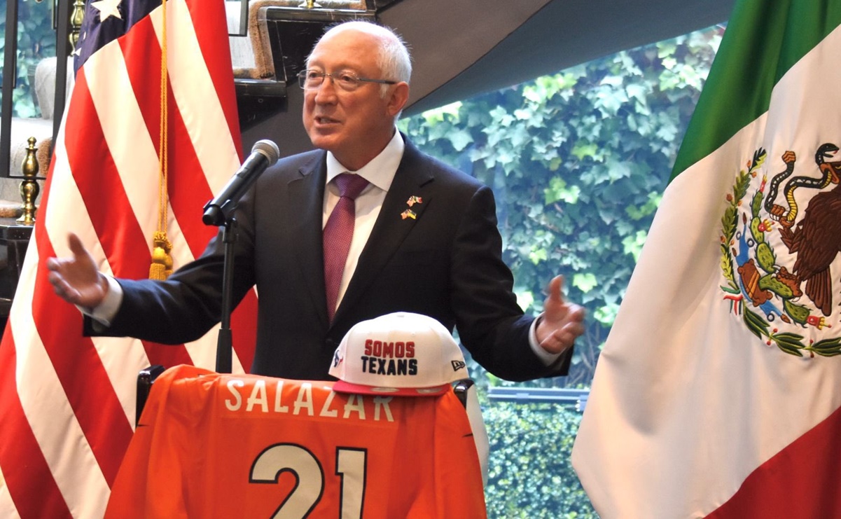 ¡Kick off! Embajador Ken Salazar anuncia inicio de actividades de la NFL en México  
