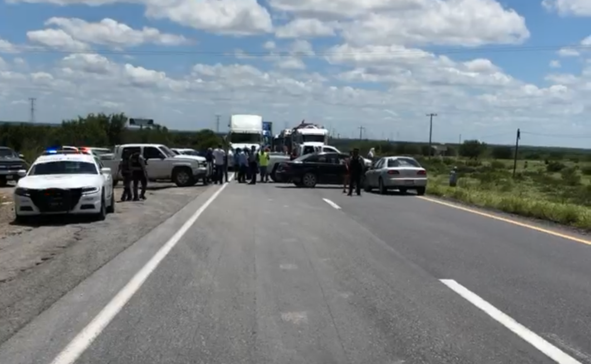 Campesinos bloquean la carretera Reynosa-Monterrey; exigen pagos justos por sus cosechas