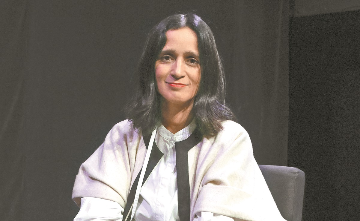 Julieta Venegas salta al quinto piso entre la música y el teatro