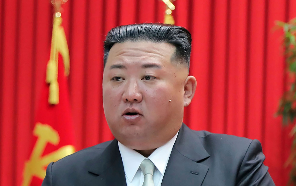 Kim Jong-un, líder de Corea del Norte, presenta a su hija durante lanzamiento de misiles