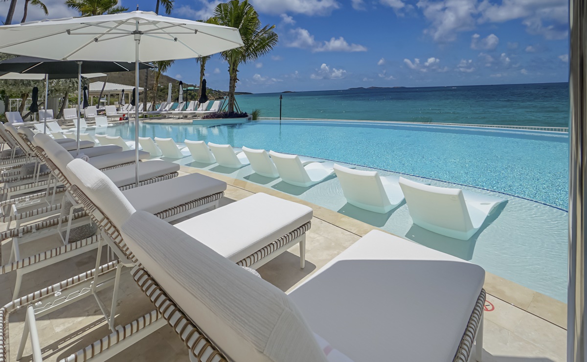 El impresionante Morningstar Buoy Haus Beach Resort abre sus puertas en St. Thomas