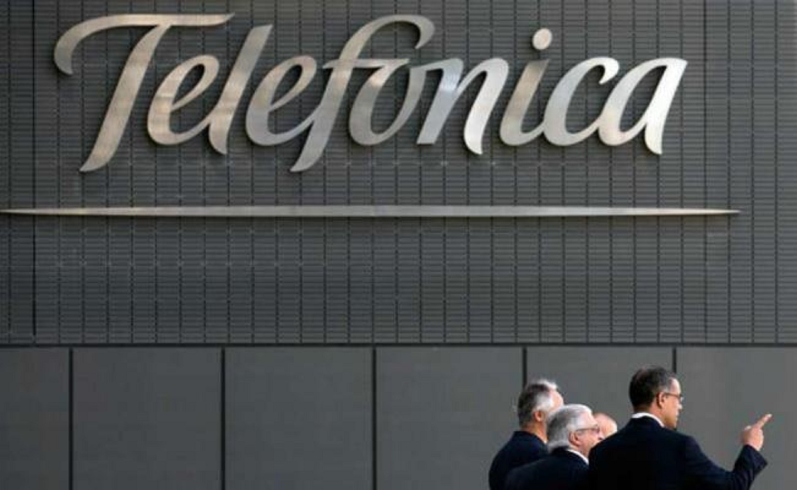 Telefónica: primeros móviles 5G serán 200 y 300 dólares más caros