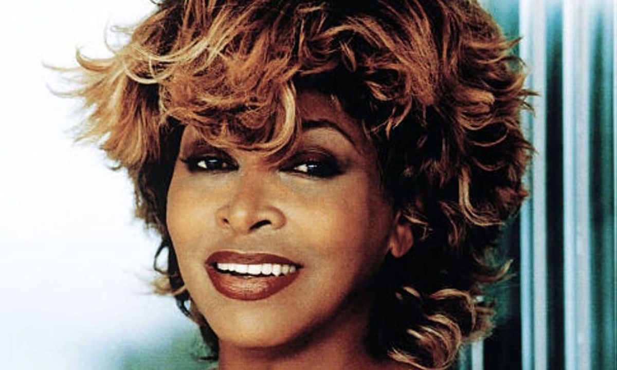 Tina Turner: 5 looks icónicos de la cantante en los que presumió las piernas más famosas del mundo