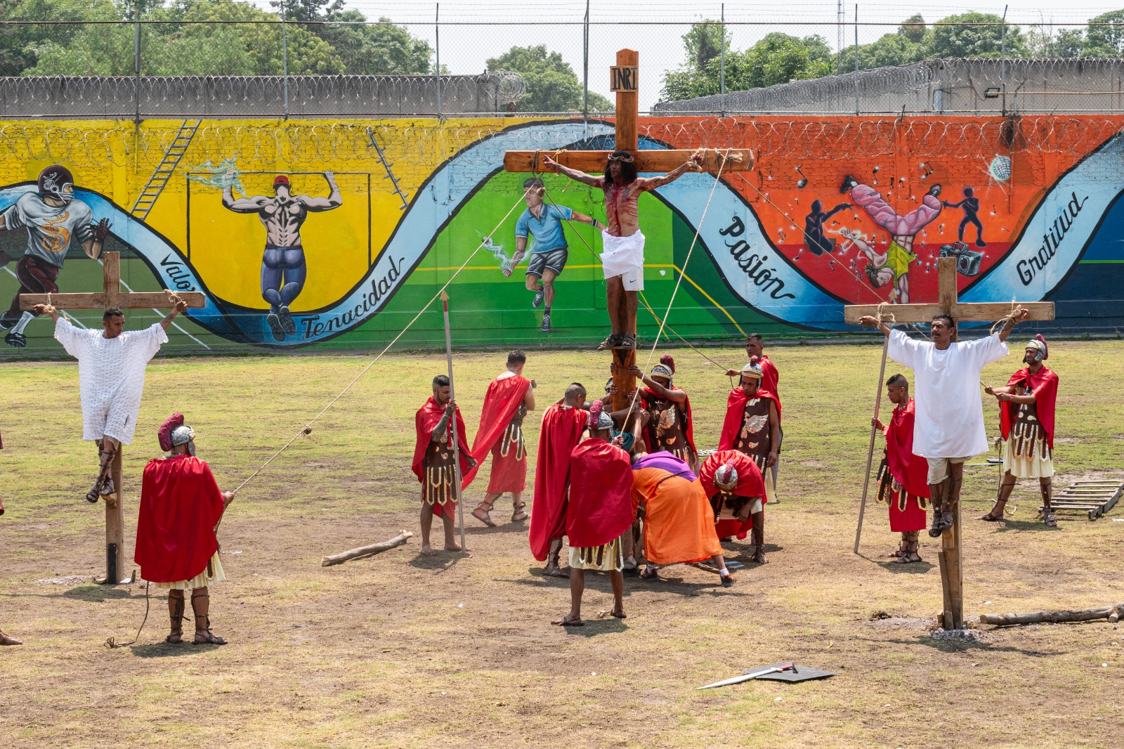 Realizan viacrucis en Reclusorios de la CDMX