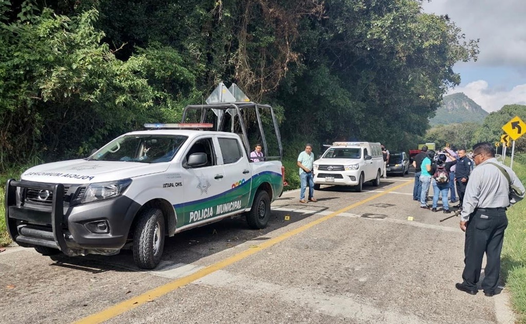 Encapuchados roban recursos del programa de Becas "Benito Juárez"en Chiapas; hieren a 2 policías 