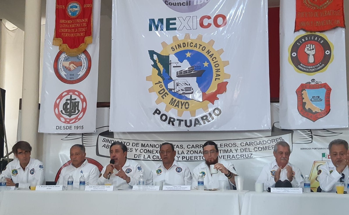 Extrabajadores del puerto de Veracruz van por bienes despojados durante requisa de Salinas