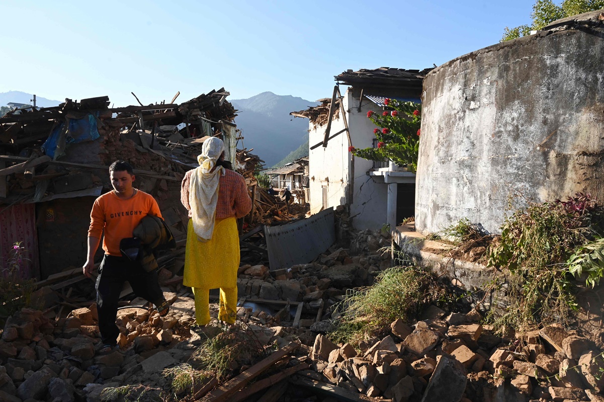 Aumenta a 157 el número de muertos por el terremoto en Nepal