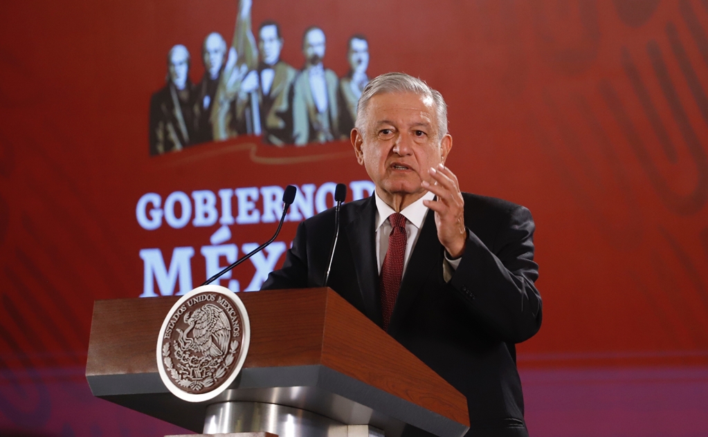 Ejército me ha “sacado del hoyo”, dice AMLO