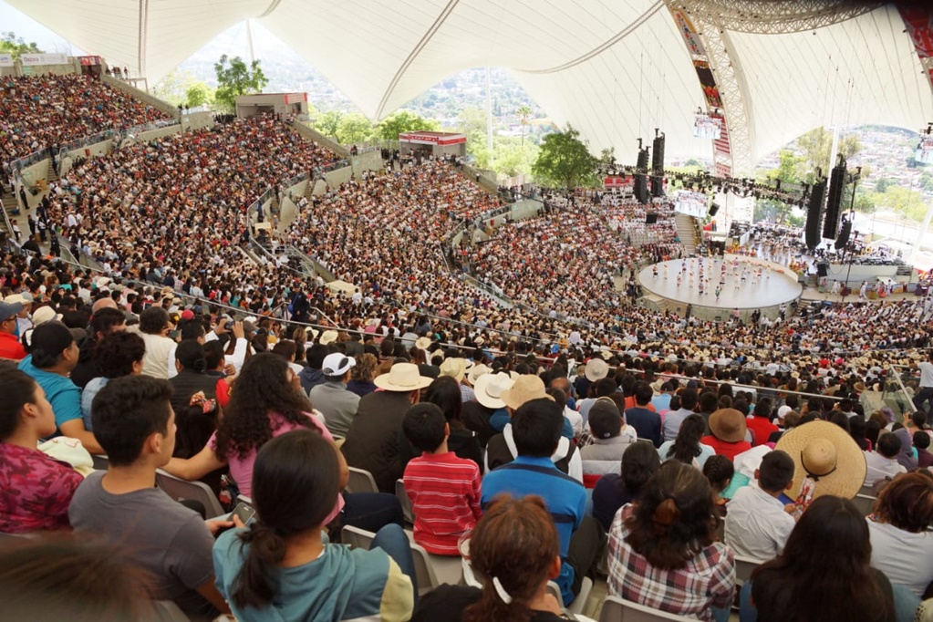 Deslumbra segundo Lunes del Cerro de la Guelaguetza 