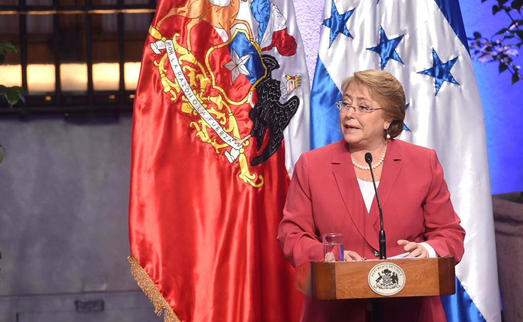 Bachelet promulga ley escolar
