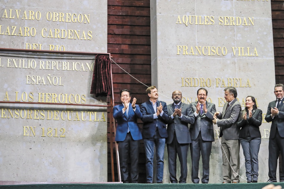 Exilio español, con letras de oro