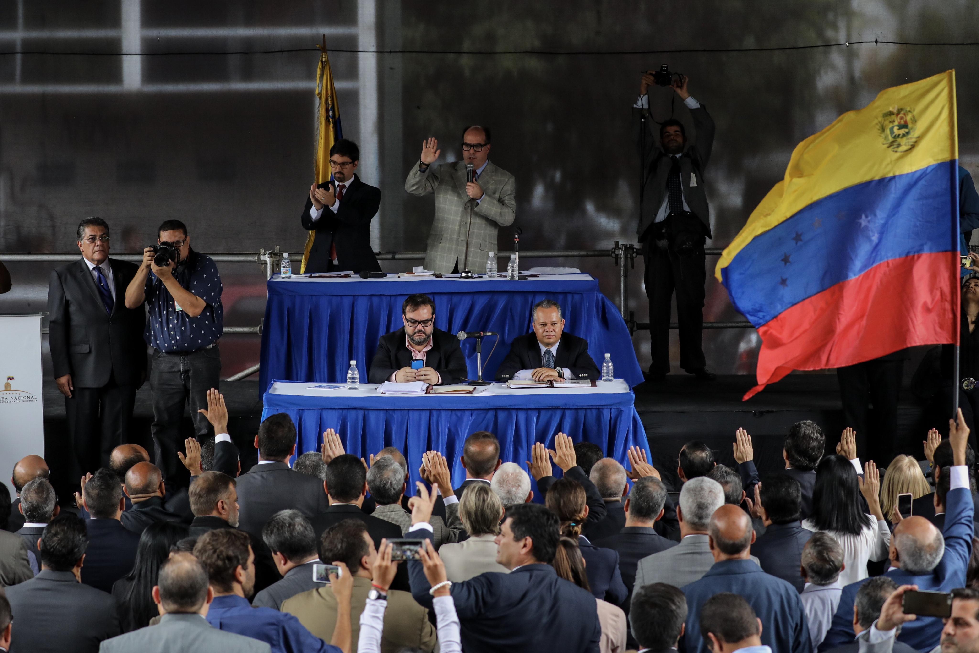 Parlamento venezolano designa una corte suprema paralela