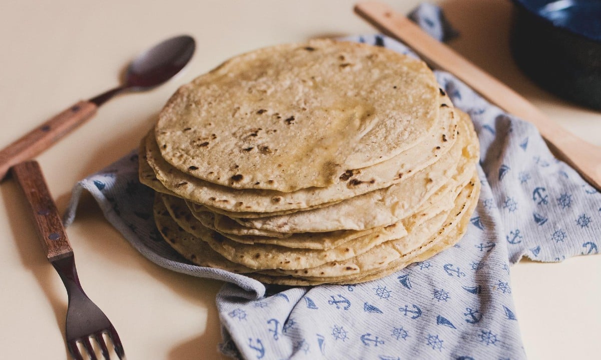 ¡Infladitas y suaves! Así puedes hacer tortillas a mano