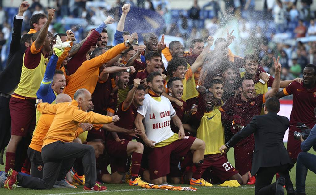 Roma asegura Champions con triunfo en Clásico